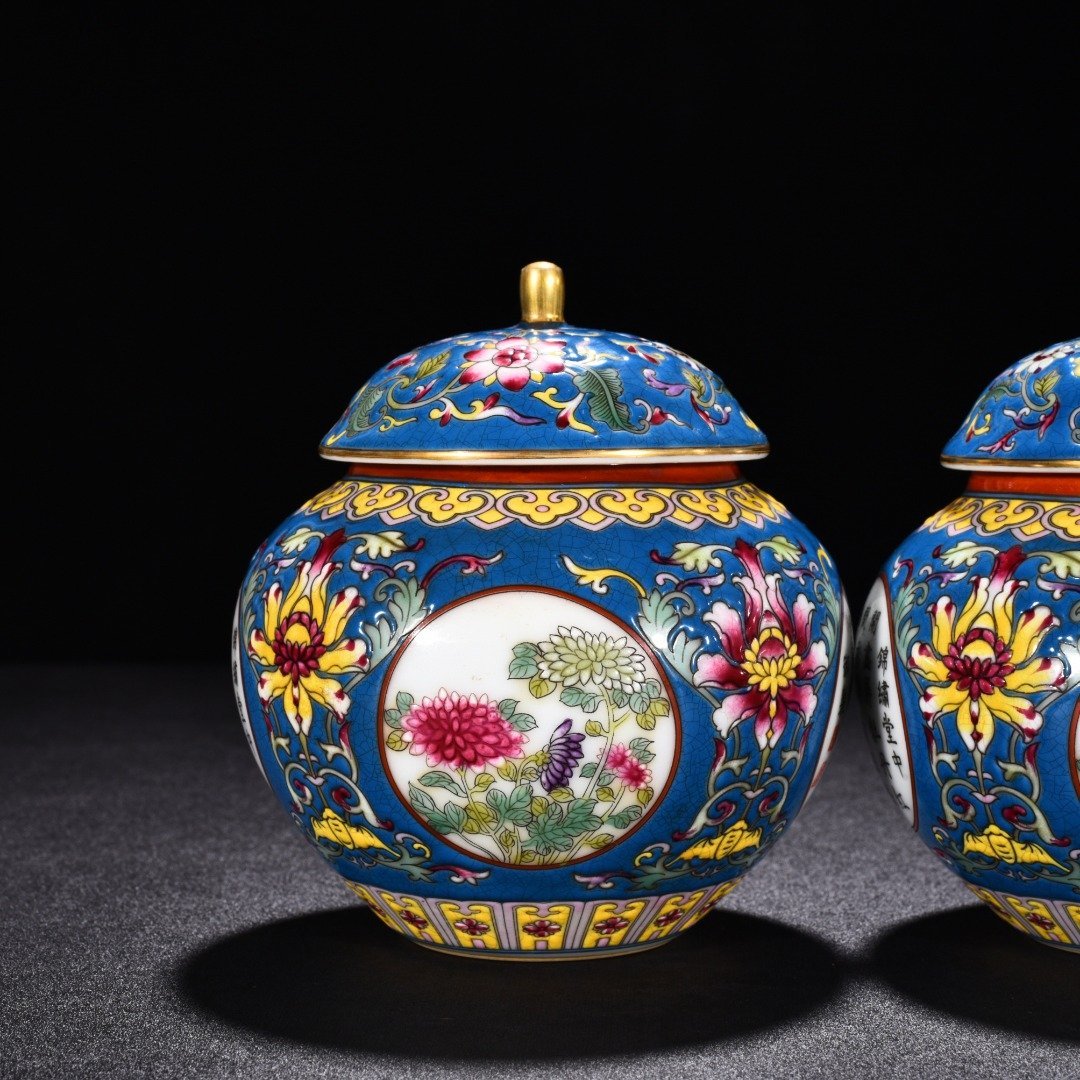 Qing Dynasty Qianlong blue ground enamel flower lid jar