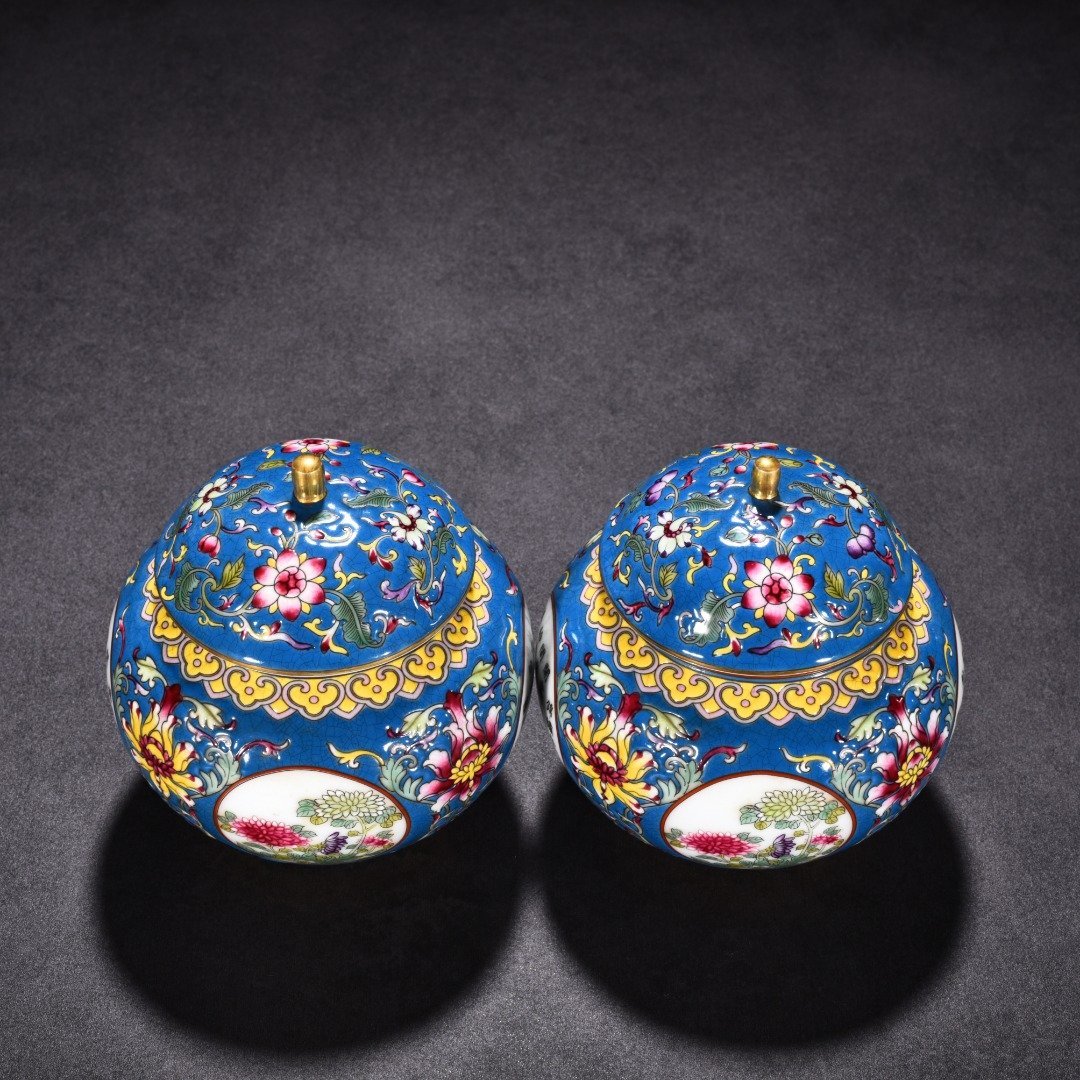 Qing Dynasty Qianlong blue ground enamel flower lid jar