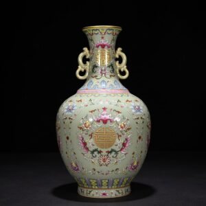 Qing Dynasty Qianlong bean green glaze pastel gold Fushou amphora