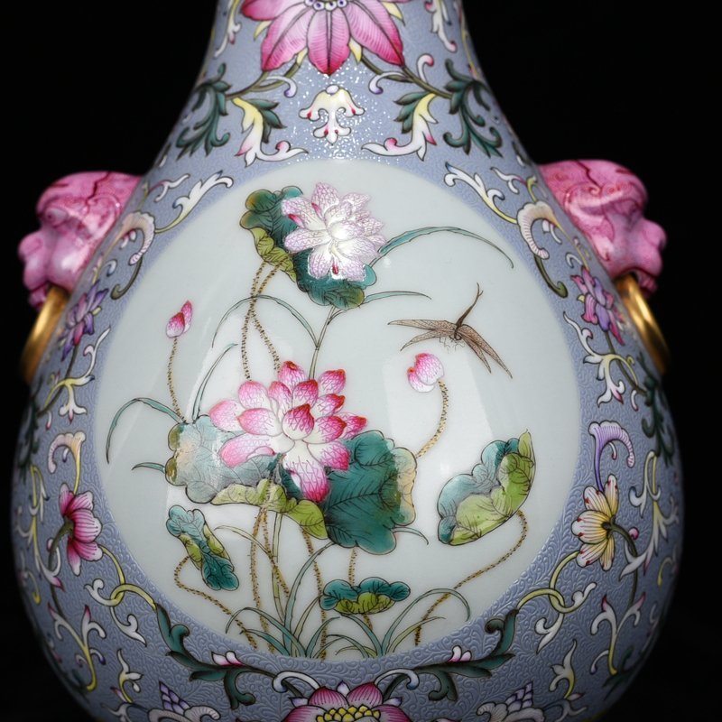 Qing Dynasty Qianlong rolled road consecrated enamel flower ear-shaped vase