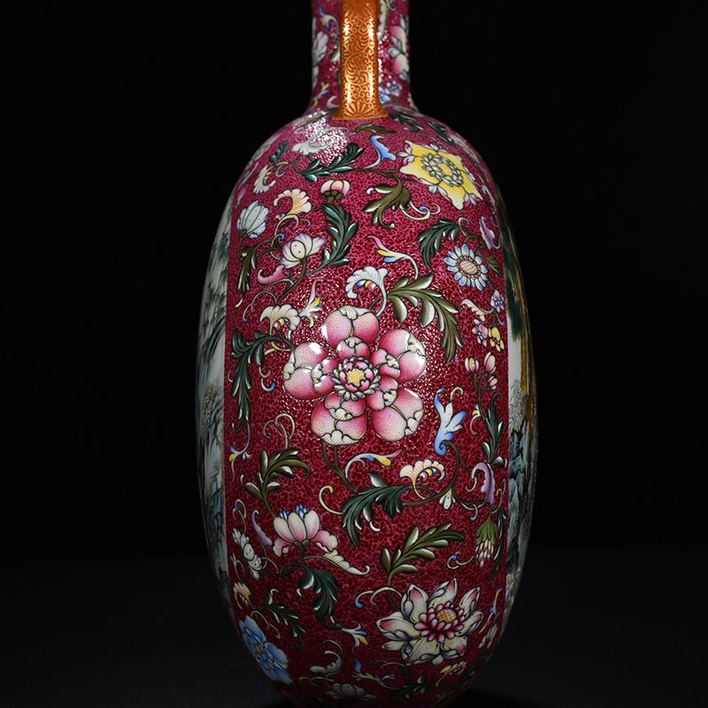 Qing Dynasty Qianlong rolling carmine red flower consecrated flower and bird flat vase