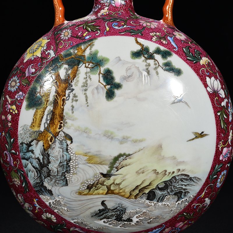 Qing Dynasty Qianlong rolling carmine red flower consecrated flower and bird flat vase