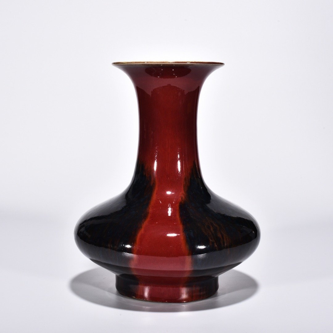Qing Dynasty Qianlong Lang Kiln red obsidian vase with flat belly