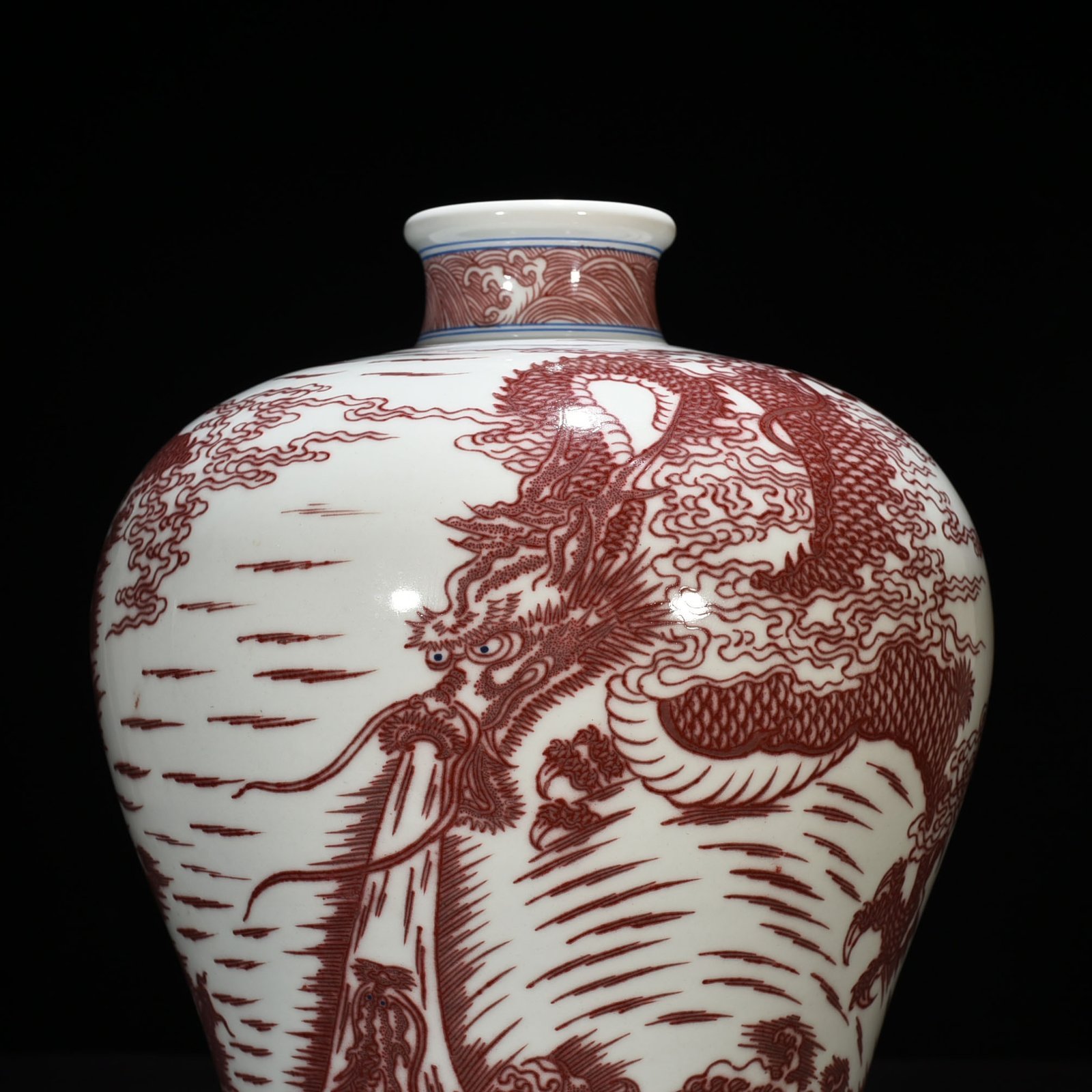 Qing Dynasty Qianlong underglaze red Canglong Jiaozi plum vase