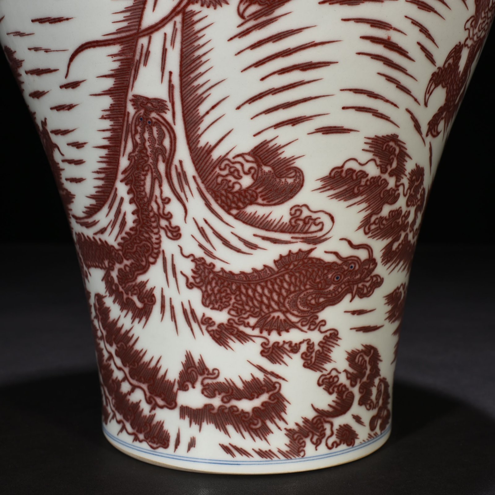 Qing Dynasty Qianlong underglaze red Canglong Jiaozi plum vase