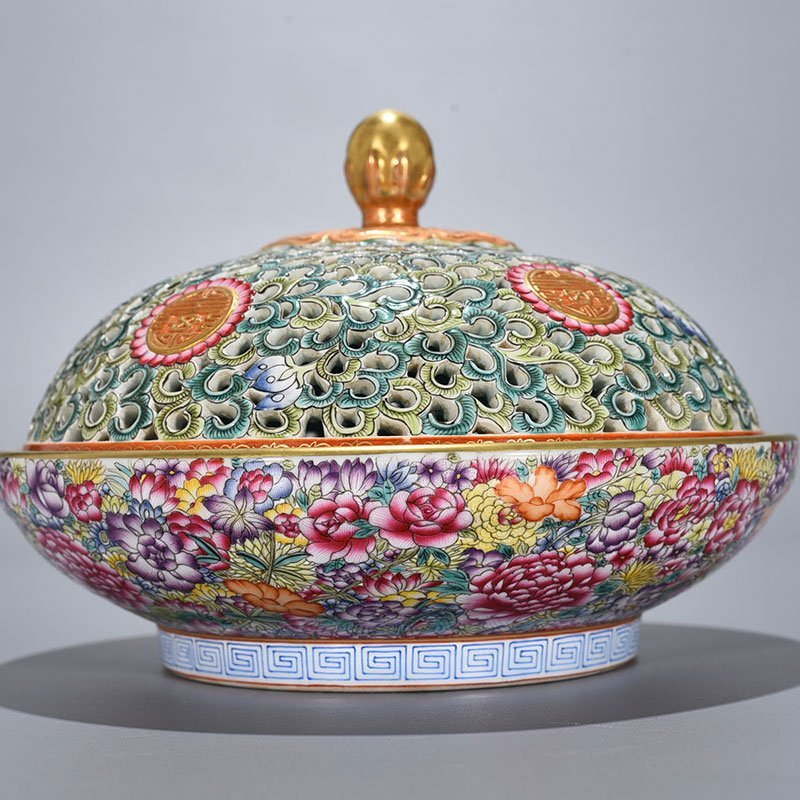 Qing Dynasty Qianlong Ten Thousand Flowers Enamel Hollow Cover Box Fruit Box Cover Bowl