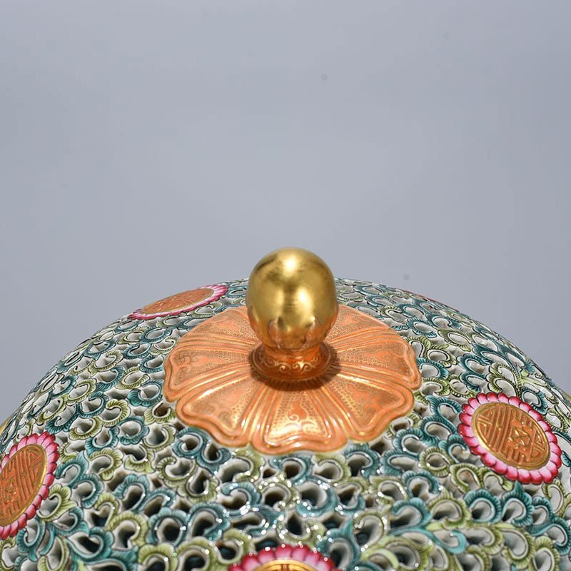 Qing Dynasty Qianlong Ten Thousand Flowers Enamel Hollow Cover Box Fruit Box Cover Bowl
