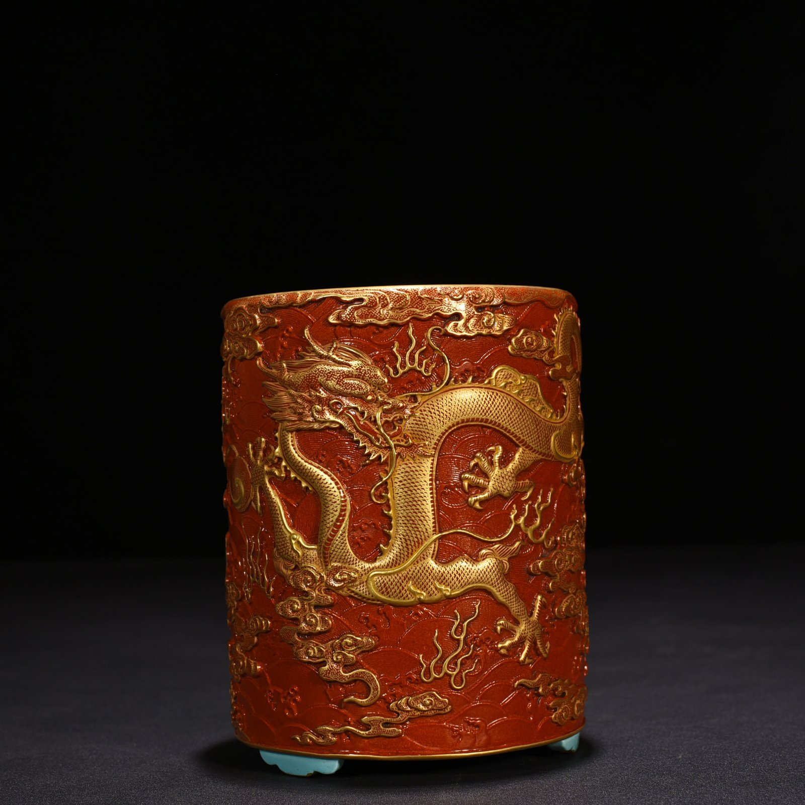 Qing Dynasty Qianlong engraved pastel gilded Arhat figure pen holder