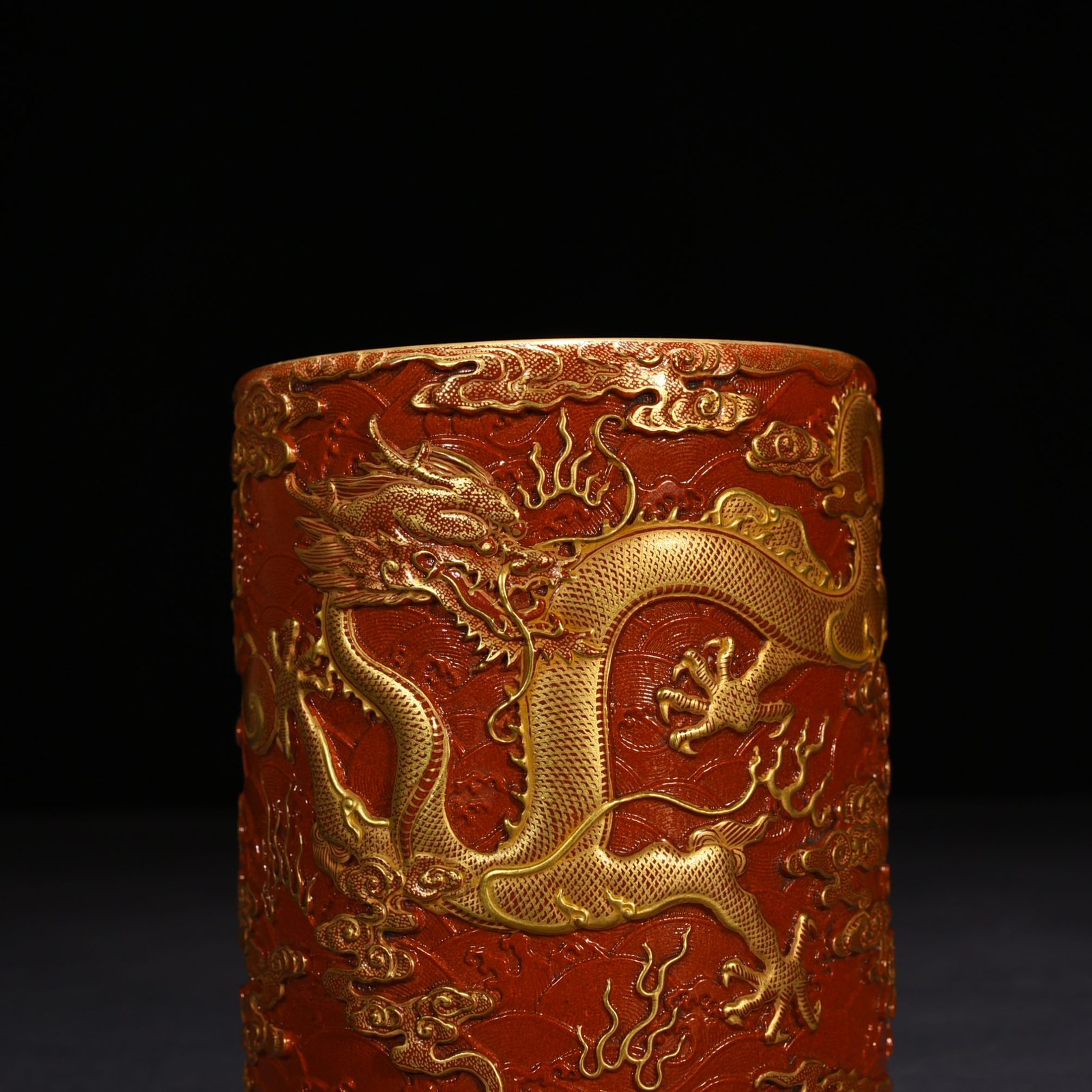 Qing Dynasty Qianlong engraved pastel gilded Arhat figure pen holder