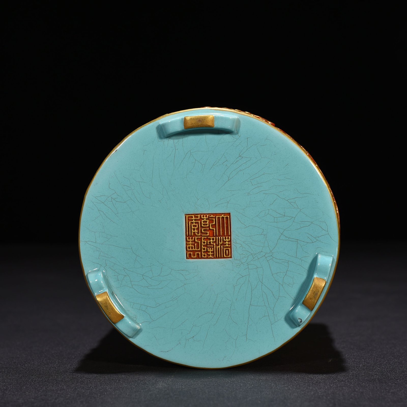 Qing Dynasty Qianlong engraved pastel gilded Arhat figure pen holder