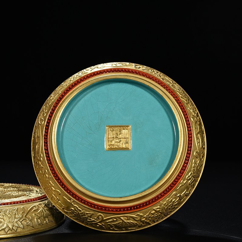 Qing Dynasty Qianlong engraved gilt dragon powder box and print box