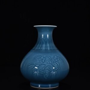 Qing Dynasty Qianlong Ji blue glaze carved flower and fruit jade pot spring vase