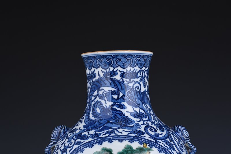 Qing Dynasty Qianlong blue and white blooming pastel pine and crane longevity ear-shaped vase