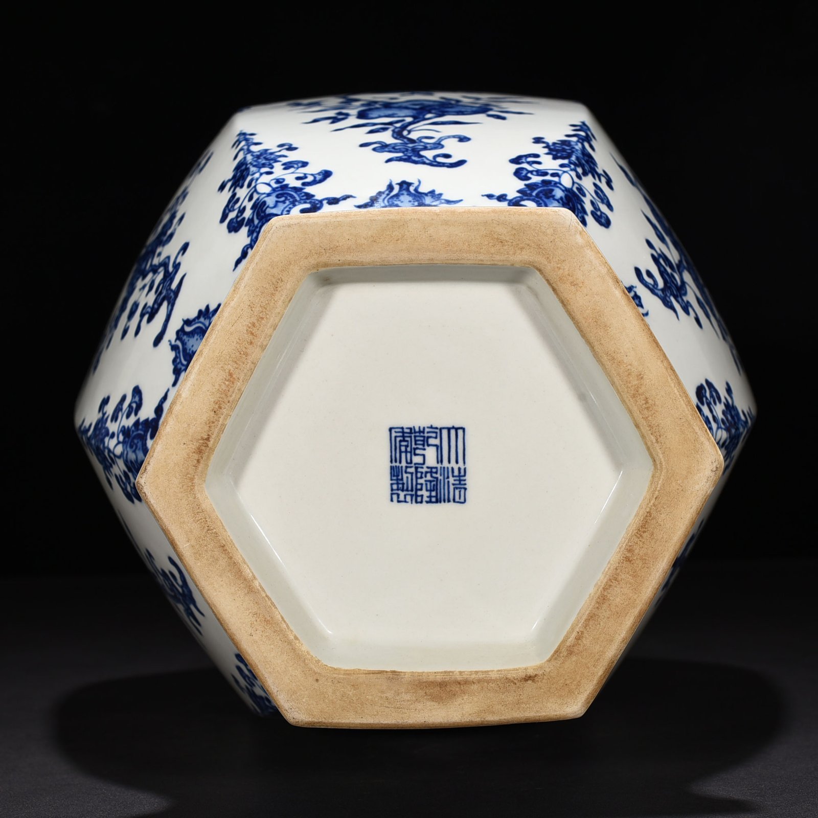 Qing Dynasty Qianlong blue and white hexagonal vase