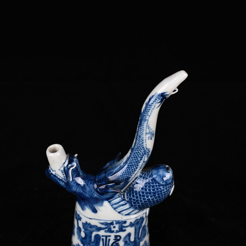 Qing Dynasty Qianlong blue and white pipe