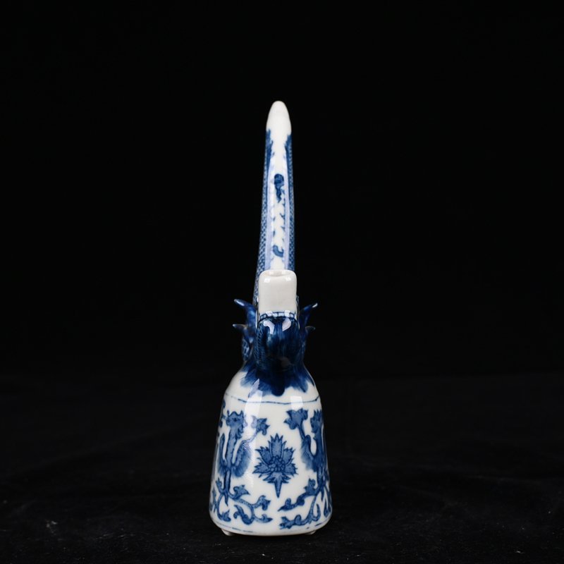 Qing Dynasty Qianlong blue and white pipe