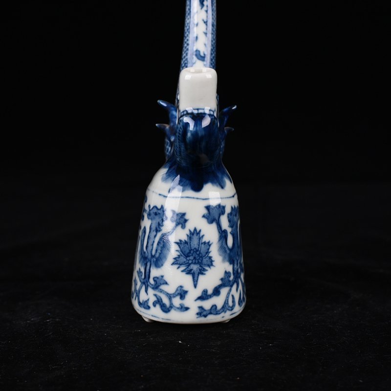 Qing Dynasty Qianlong blue and white pipe