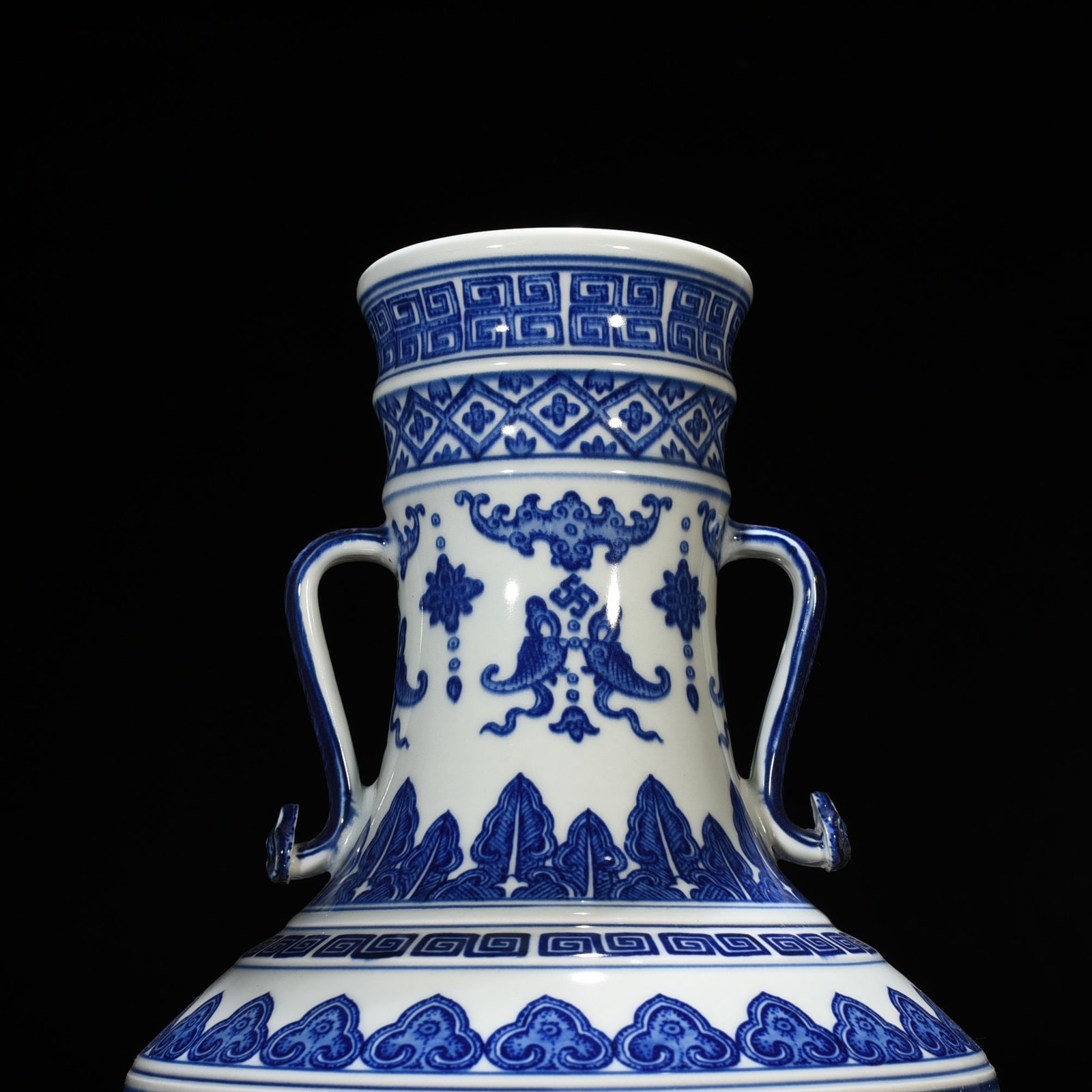 Qing Dynasty Qianlong blue and white Baishou Ruyi ear vase