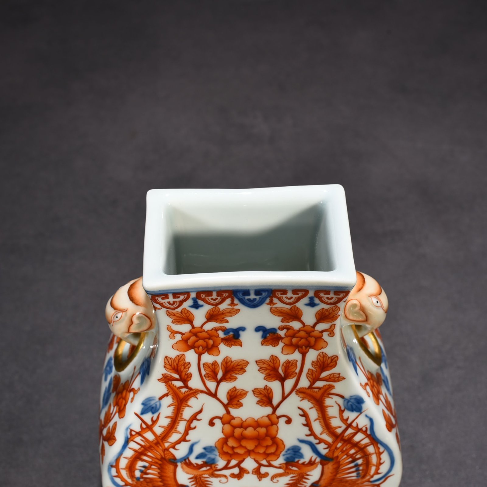Qing Dynasty Qianlong blue and white alum red gold phoenix ear square pot