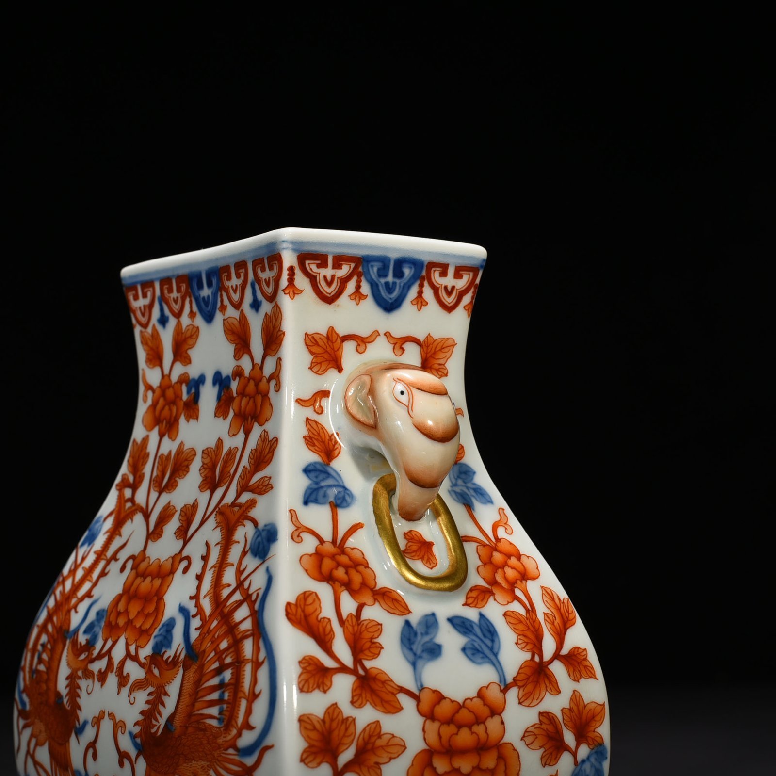 Qing Dynasty Qianlong blue and white alum red gold phoenix ear square pot