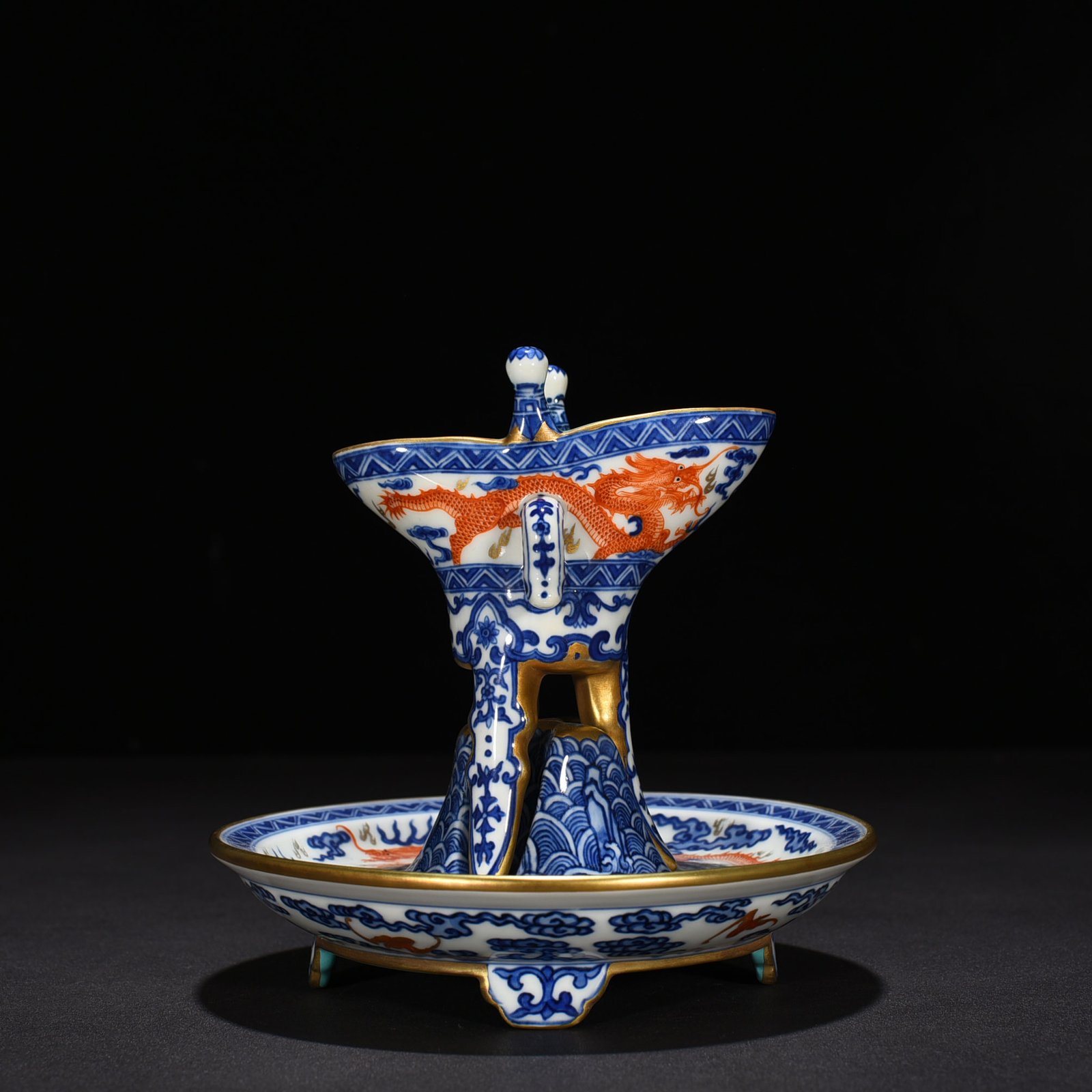 Qing Dynasty Qianlong blue and white alum red gold dragon cup