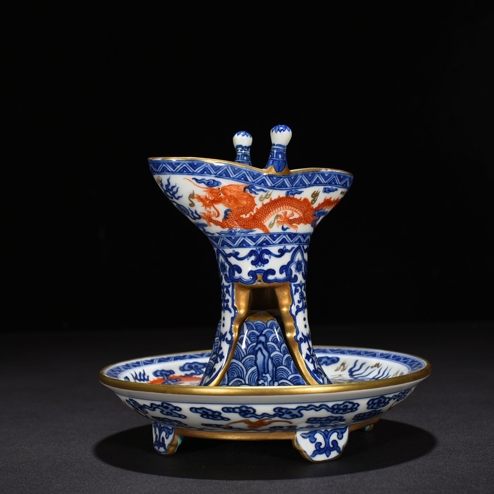 Qing Dynasty Qianlong blue and white alum red gold dragon cup