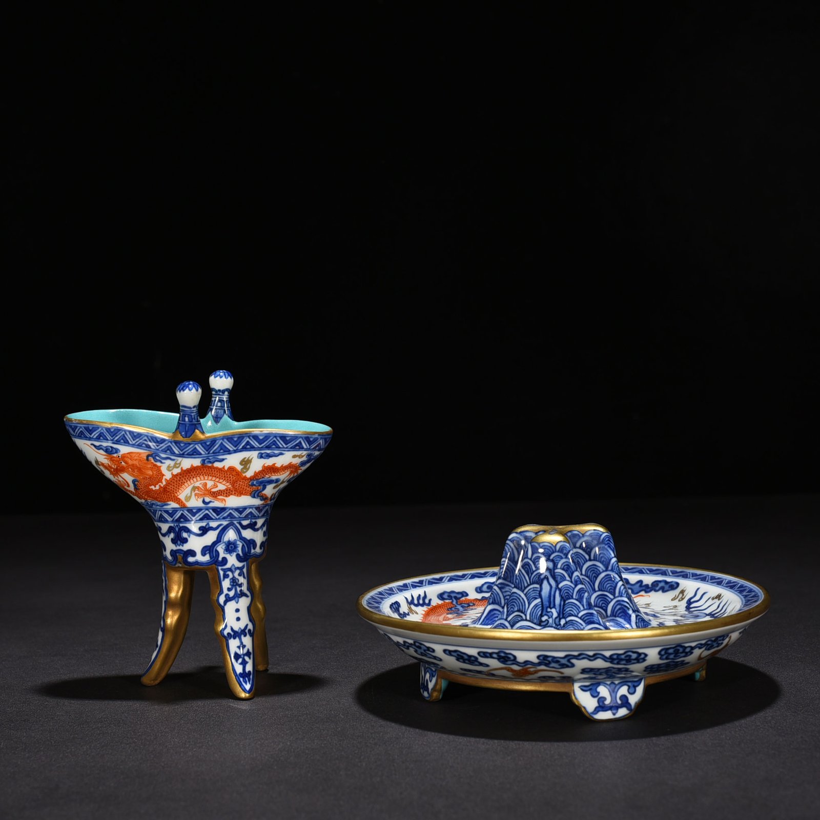 Qing Dynasty Qianlong blue and white alum red gold dragon cup