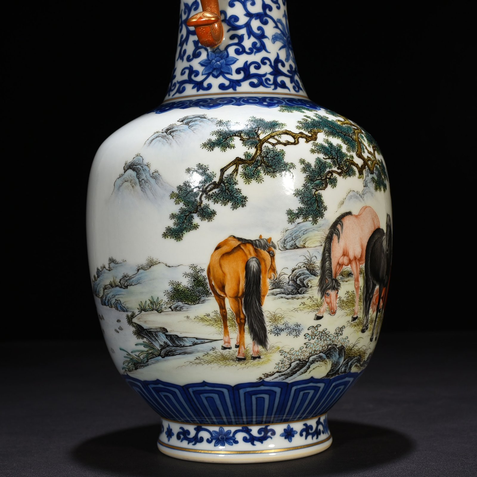 Qing Dynasty Qianlong blue and white pastel eight-horse figure Ruyi ear vase