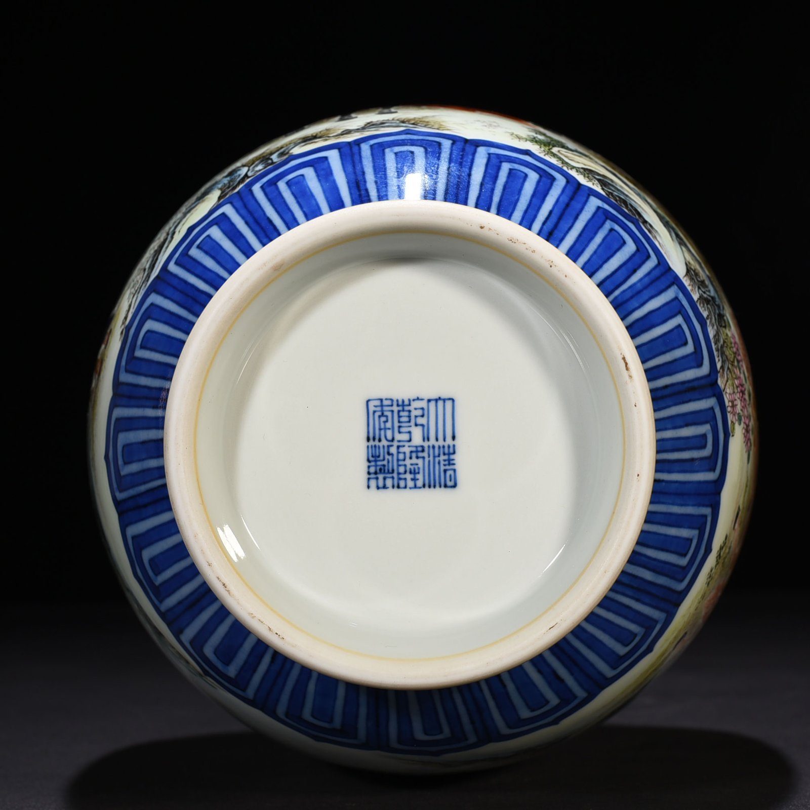 Qing Dynasty Qianlong blue and white pastel eight-horse figure Ruyi ear vase