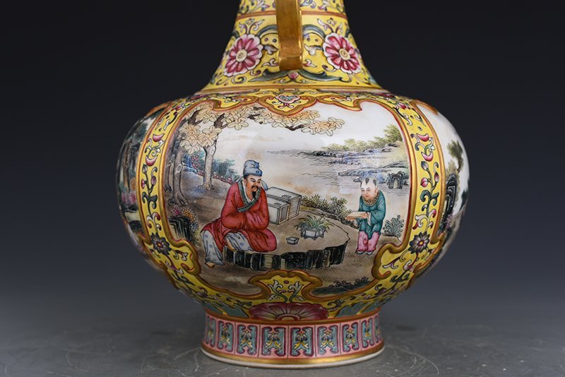Qing Dynasty Qianlong yellow ground enamel amphora