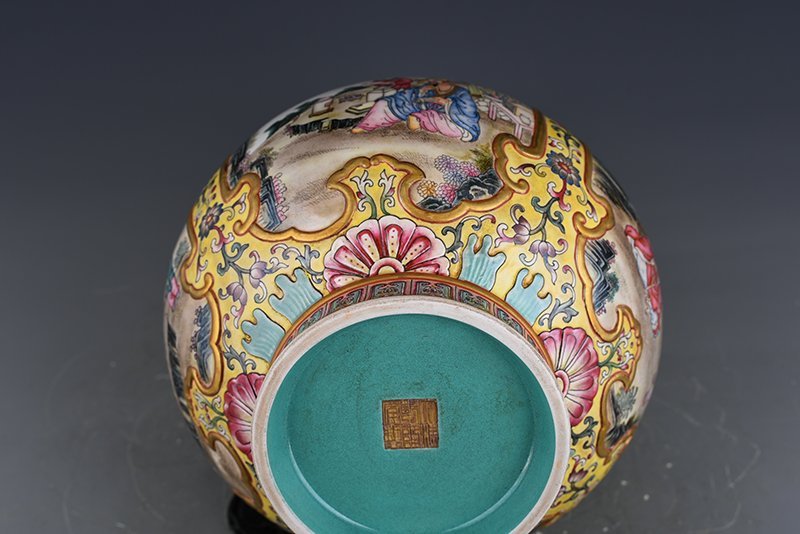 Qing Dynasty Qianlong yellow ground enamel amphora