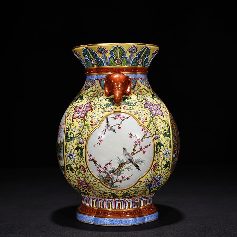 Qing Dynasty Qianlong yellow ground enamel window ear statue