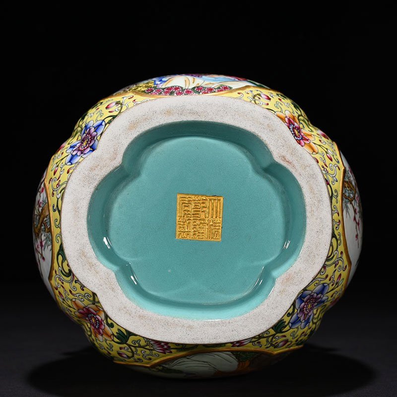 Qing Dynasty Qianlong yellow ground enamel window ear statue