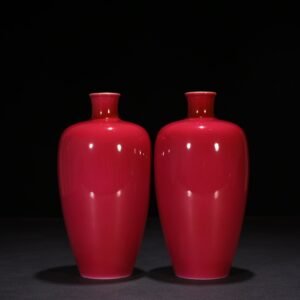 Qing Dynasty Xiugong model rouge red glazed plum vase