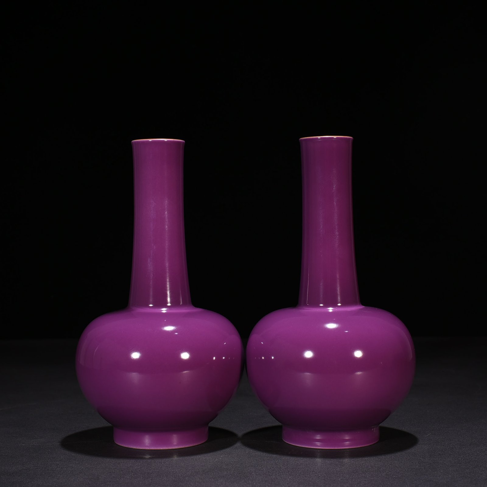 Qing Dynasty Xiugong model eggplant skin purple glaze straight neck bottle