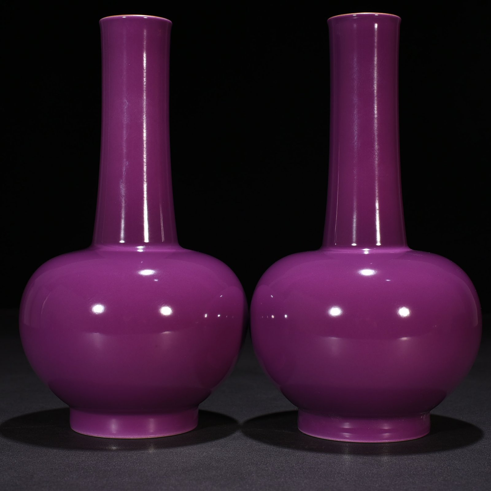 Qing Dynasty Xiugong model eggplant skin purple glaze straight neck bottle