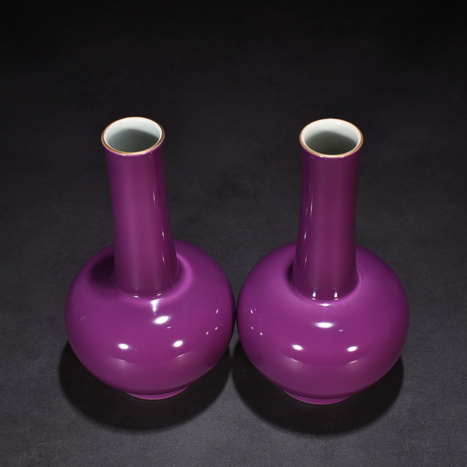 Qing Dynasty Xiugong model eggplant skin purple glaze straight neck bottle