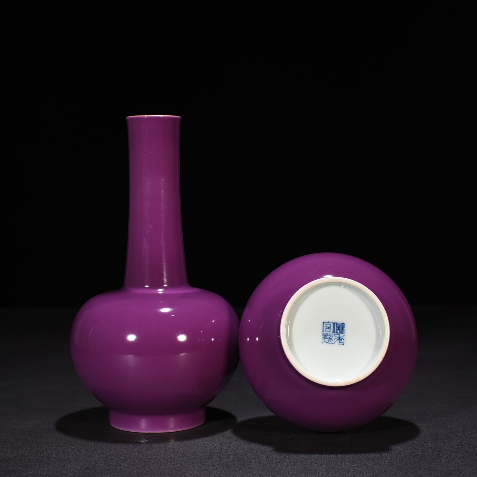 Qing Dynasty Xiugong model eggplant skin purple glaze straight neck bottle