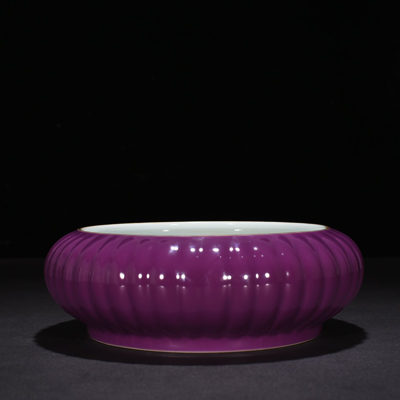 Qing Dynasty Xiugong Model Eggplant Skin Purple Glaze Chrysanthemum Petal Wash