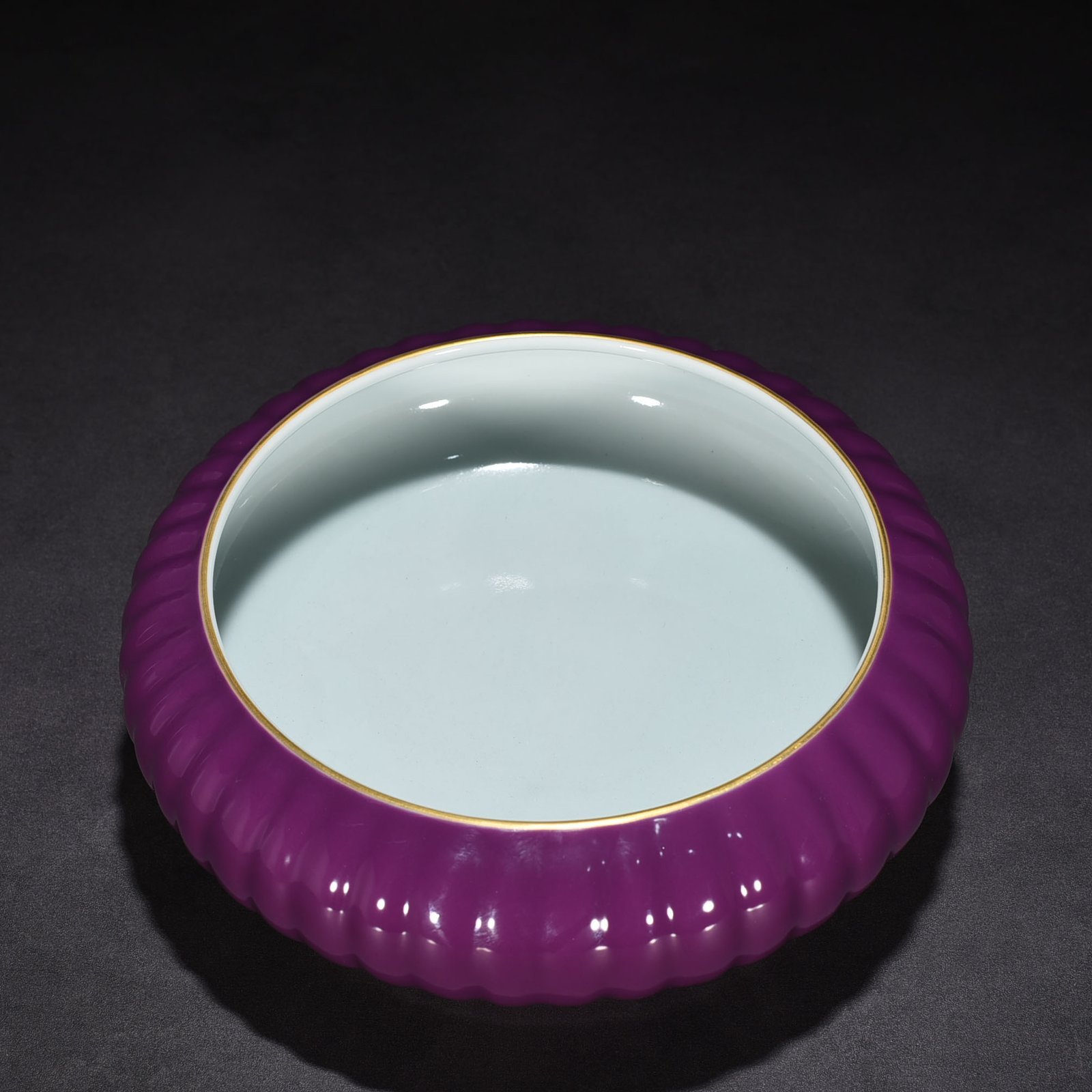 Qing Dynasty Xiugong Model Eggplant Skin Purple Glaze Chrysanthemum Petal Wash