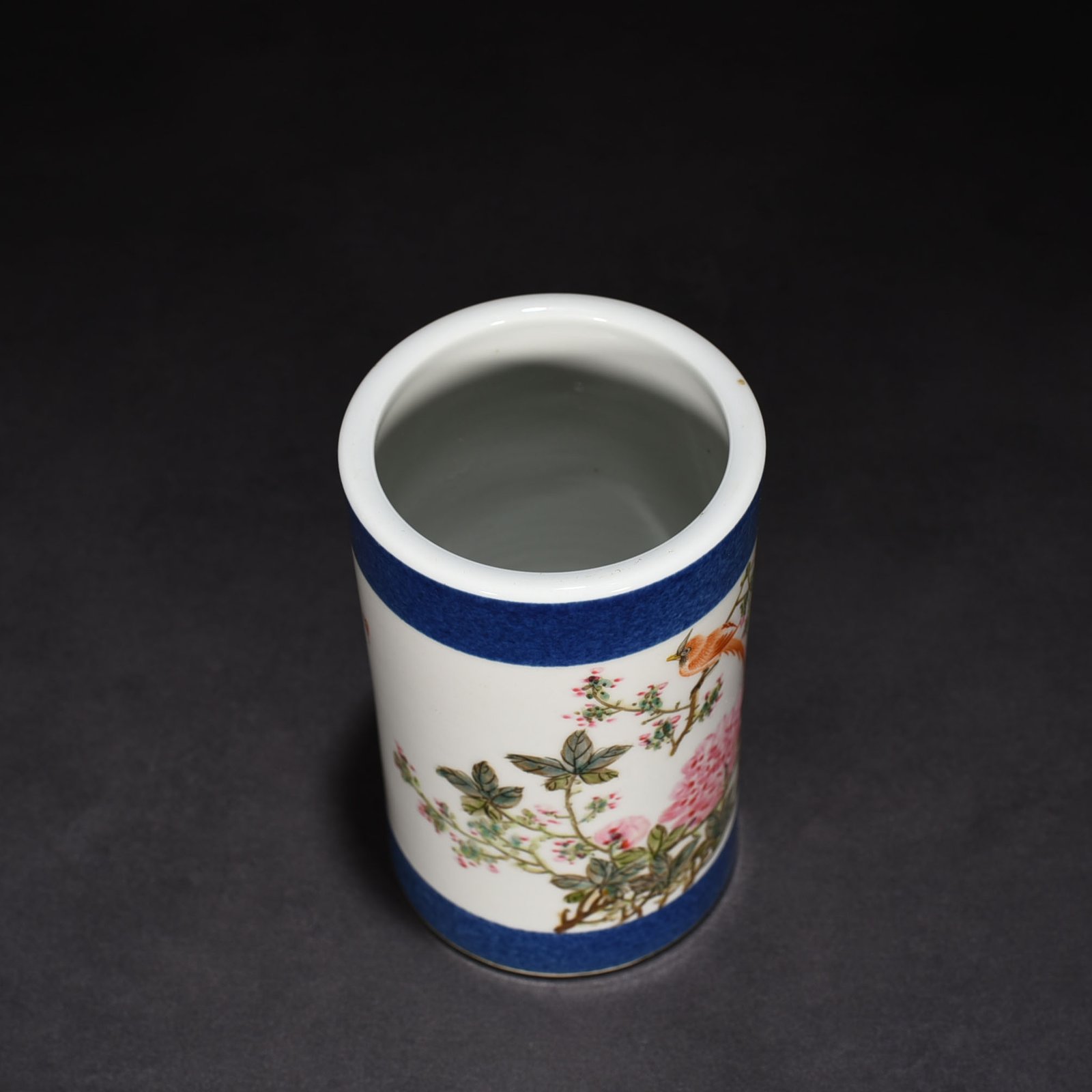 Qing Dynasty Guangxu Ren Huanzhang light purple color flower and bird pen holder