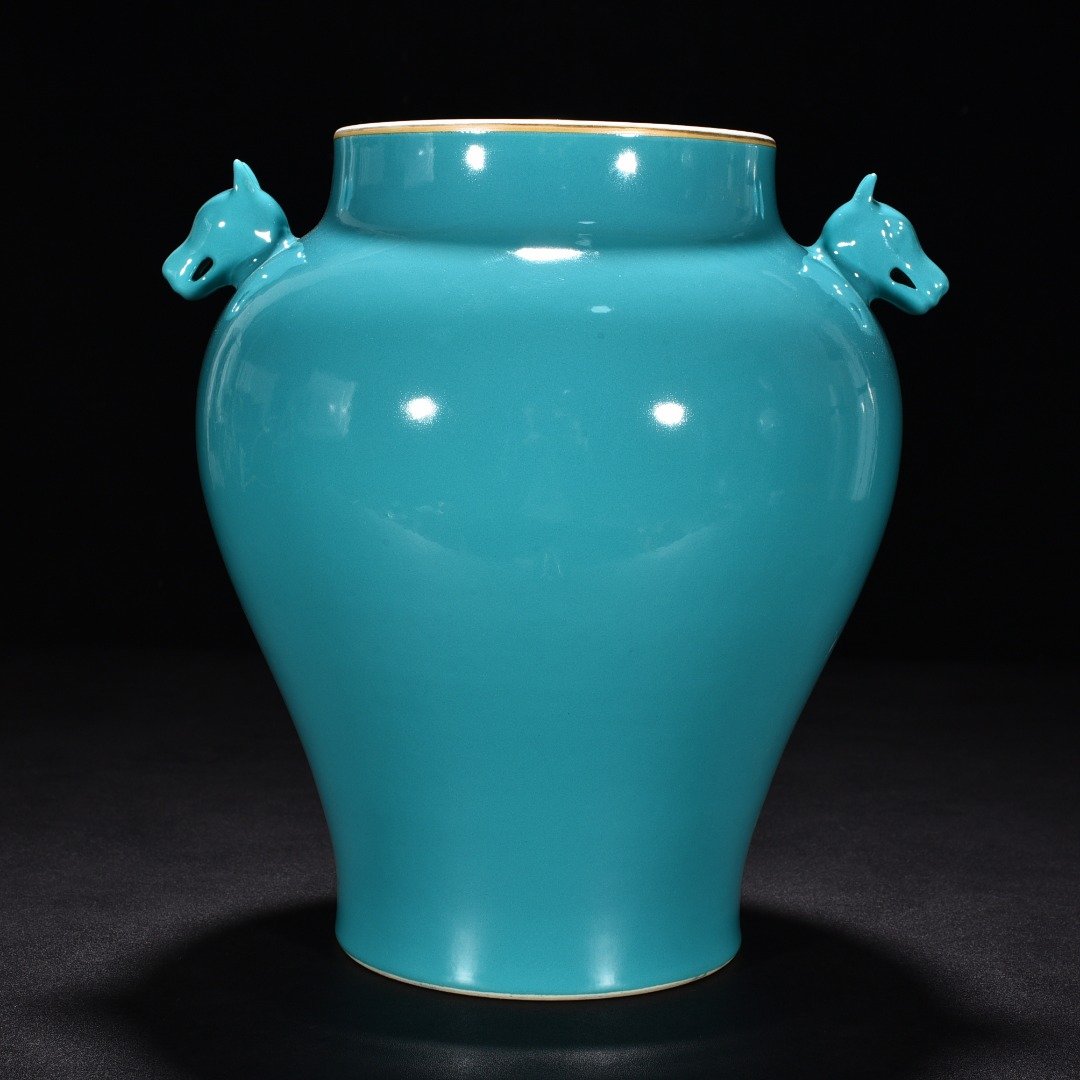 Qing Dynasty Guangxu turquoise green glaze gold dog head jar