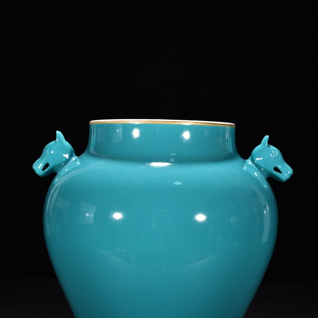 Qing Dynasty Guangxu turquoise green glaze gold dog head jar