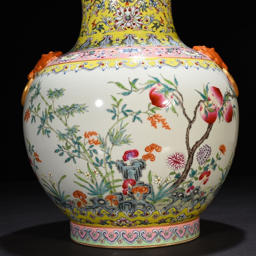 Qing Dynasty Guangxu  Changchun style pastel lake stone flower ear-shaped vase