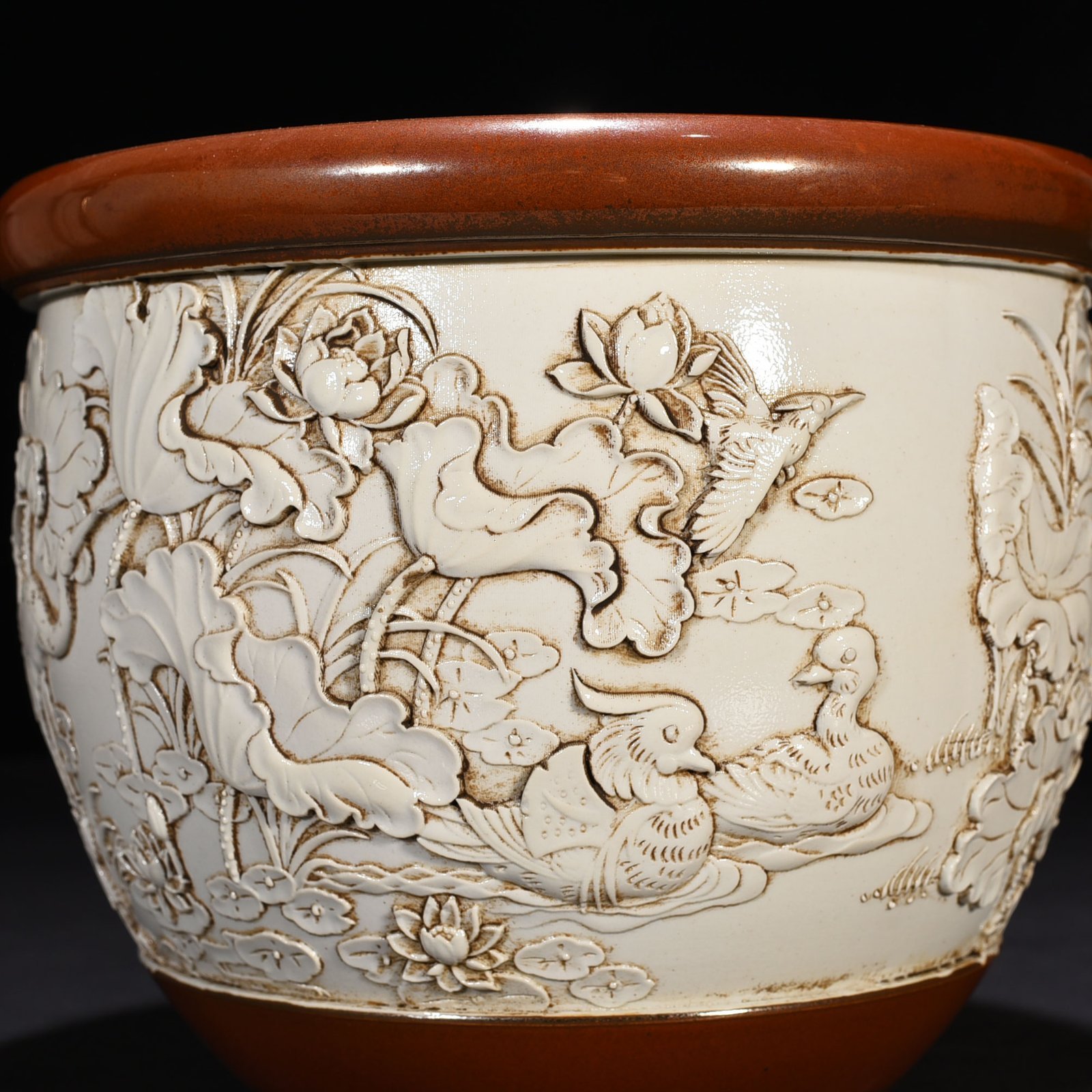 Qing Dynasty Guangxu Wang Bingrong carved lotus pond and mandarin duck scroll vat
