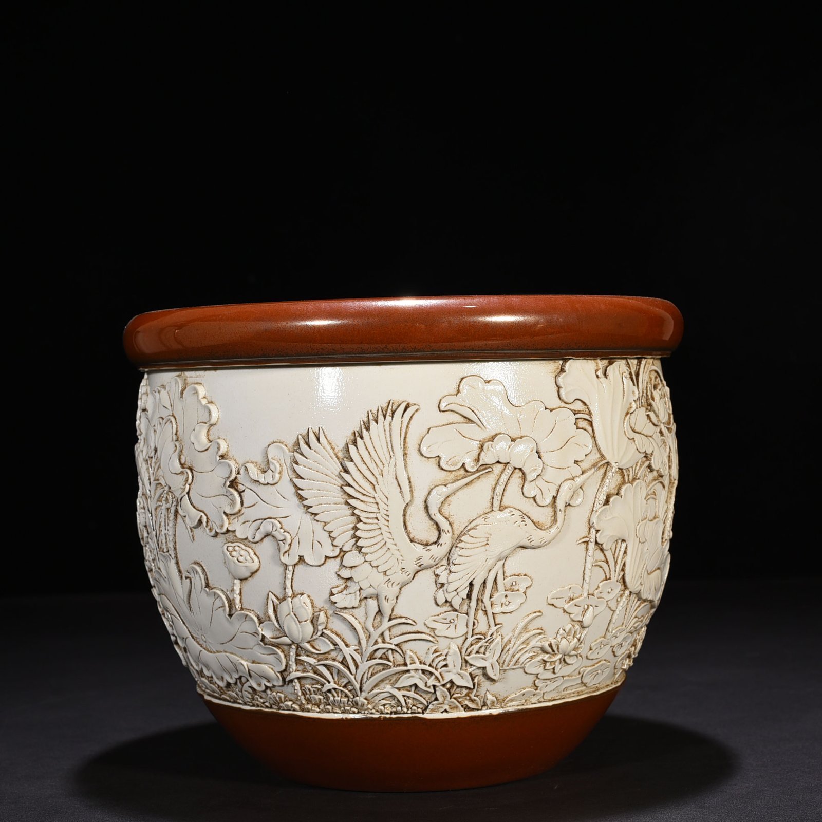 Qing Dynasty Guangxu Wang Bingrong carved lotus pond and mandarin duck scroll vat