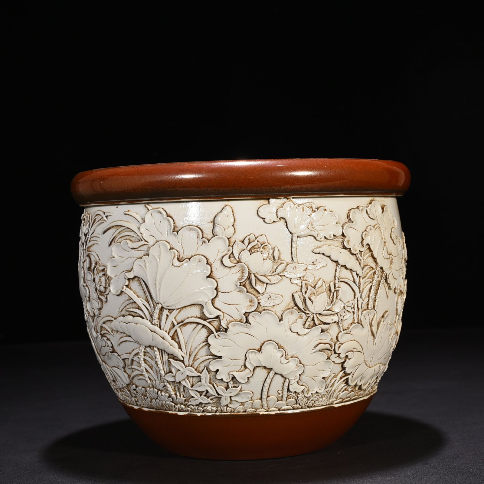 Qing Dynasty Guangxu Wang Bingrong carved lotus pond and mandarin duck scroll vat