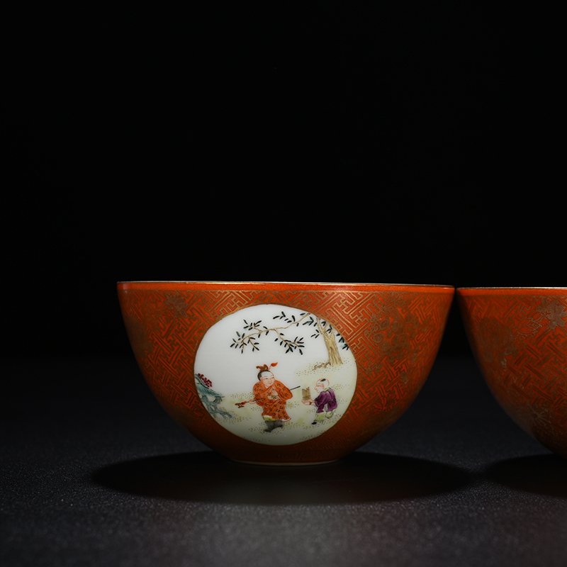 Qing Dynasty Guangxu alum red gilt consecrated famille rose bowl with baby’s play patter