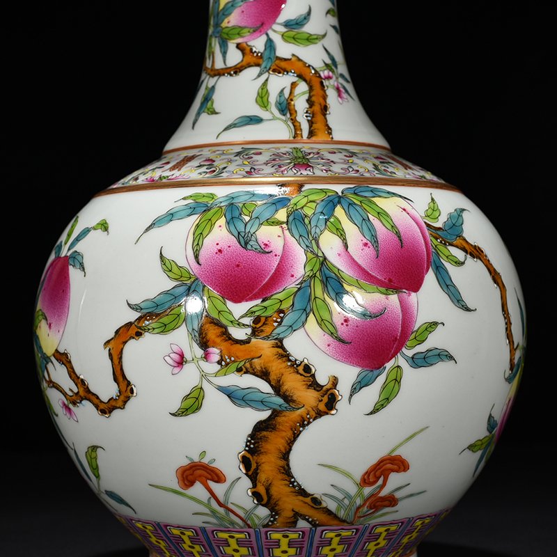 Qing Dynasty Guangxu pastel nine peach vase