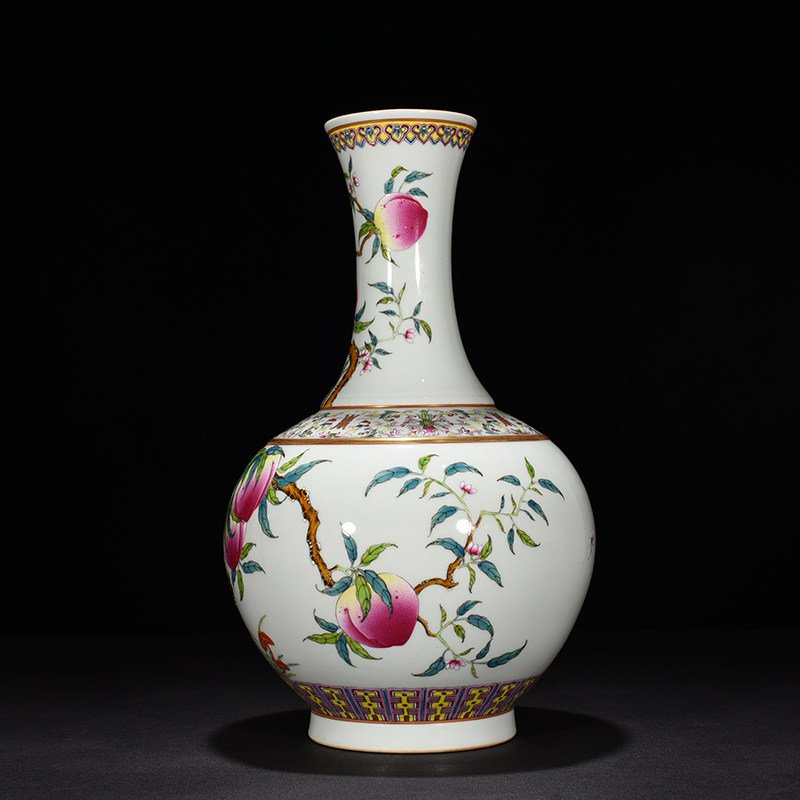 Qing Dynasty Guangxu pastel nine peach vase